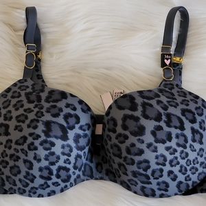 NWT VS Bra& Panty set